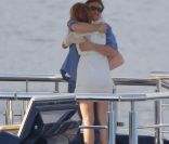 Blake Lively et Leonardo DiCaprio sur un yacht en mai 2011 dans le sud de la France <br />