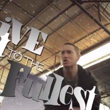 Images extraites du clip <em>Fast Lane</em> de Bad Meets Evil, duo formé par Royce Da 5'9" et Eminem, juin 2011.