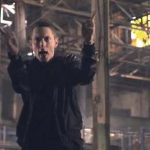 Images extraites du clip <em>Fast Lane</em> de Bad Meets Evil, duo formé par Royce Da 5'9" et Eminem, juin 2011.