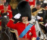 Le prince William le palais de Buckingham à Londres pour un défilé à cheval avant de se rendre à l'anniversaire de la reine le 11 juin 2011
