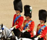 Le prince William et le duc de Kent lors du Trooping the Colour, célébration de l'anniversaire de la reine Elizabeth II, à Londres le 11 juin 2011