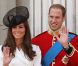 Lors du Trooping the colour, célébration de l'anniversaire de la reine Elizabeth II, Kate et William au balcon du Buckingham Palace le 11 juin 2011 à Londres