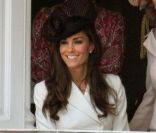 La princesse Kate Middleton lors du Trooping the colour, célébration de l'anniversaire de la reine Elizabeth II, au balcon du Buckingham Palace le 11 juin 2011 à Londres