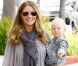 Rebecca Gayheart et sa fille Billie affichent leurs plus beaux sourires dans les rues de Beverly Hills le 12 juin 2011