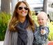 Rebecca Gayheart se promène avec sa fille Billie dans les rues de Beverly Hills le 12 juin 2011