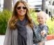 Rebecca Gayheart est une maman comblée avec sa fille Billie, un an. Beverly Hills le 12 juin 2011