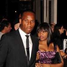 Après s'être unis religieusement quelques années auparavant, Didier Drogba et sa compagne Lalla Diakité, déjà parents de trois enfants, se sont mariés le week-end du 11 juin 2011 à Monaco. Photo : en septembre 2010, lors de la Fashion Week londonienne.<br />
