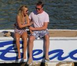 Geri Halliwell prend du bon temps à Saint-Jean-Cap-Ferrat avec son petit ami Henry Beckwith. Les amoureux s\'aiment depuis maintenant deux ans. Le 28 mai 2011