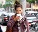 Katie Holmes a un emploi du temps bien chargé : après sa séance de gym avec une copine, elle prend la direction des magasins de Beverly Hills pour faire du shopping ! Le 14 juin 2011