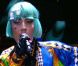 Lady Gaga, en petite sirène, interprète The Edge of Glory sur le plateau du Grand Journal de Canal , le 15 juin 2011.