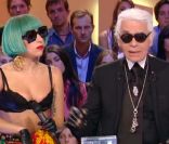 Lady Gaga et Karl Lagerfeld, très complices sur le plateau du <em>Grand Journal</em> de Canal+, le 15 juin 2011.