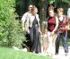 Jennifer Lopez et ses jumeaux Emme et Max au Parc Monceau à Paris le 16 juin 2011