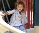 Jessica Alba profite d'un moment en famille au parc avec son mari Cash Warren et leur poupée de 3 ans, Honor. Los Angeles, 18 juin 2011