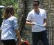   Jessica Alba s'amuse avec son mari Cash Warren et sa petite Honor. Los Angeles, 18 juin 2011  