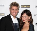 Lindsay Price et Curtis Stone posent lors d'une soirée à Hollywood en janvier 2011 
