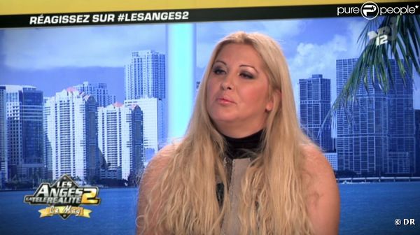 Loana répond aux questions de Matthieu Delormeau et Jeny Priez sur le plateau des Anges de la télé-réalité : Miami Dreams le 24 juin 2011