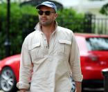 Billy Zane tout sourire dans les rues de Londres