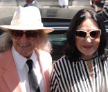 Nana Mouskouri et son mari André Chapelle en juillet 2010. 