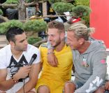 Adil Rami, M. Pokora et Philippe Mexès lors d'un match de charité organisé dans le cadre des 24h à Makala, en juin 2011.