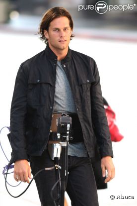 Tom Brady sur le tournage d'une publicité pour la marque UGGS dont il est l'égérie. Los Angeles, 15 juin 2011