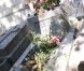 Tombe de Jim Morrison au cimetière du Père Lachaise, le 19 juillet 2007.
