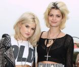 Les modeuses britanniques Pixie Geldof et Kelly Osbourne sont venues assister au Wireless Festival, le 3 juillet, à Londres. 