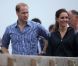  Un duel à la pagaie, des câlins et des regards complices : William et Kate ont adoré leur journée dans la grisaille à l'île du prince Edward. 
 Le prince William et la duchesse Catherine de Cambridge poursuivaient  leur Royal Tour 2011 du Canada lundi 4 juillet 2011 du côté de l'Île du  Prince Edouard. 