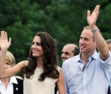 Le prince William et Kate Middleton à leur arrivée à Charlottetown, dans la province de l'Île du Prince Edward, le 3 juillet 2011.