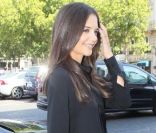 Katie Holmes arrive au Théâtre Chaillot pour assister au défilé Armani lors de la Fashion Week parisienne le 5 juillet 2011