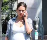 Jessica Alba et sa fille Honor, lors d'une balade à L.A le 6 juillet 2011
