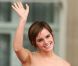 Emma Watson, habillée d'une robe Oscar de la Renta, lors de l'avant-première mondiale de Harry Potter et les Reliques de la mort - partie II le 7 juillet 2011 à Londres