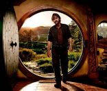 Peter Jackson dans les décors de <em>Bilbo Le Hobbit</em>, à Wellington, en Nouvelle-Zélande, en mars 2011.