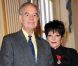 Liza Minnelli, émue et épinglée devant Line Renaud