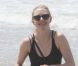 Amanda Seyfried, séparée de Ryan Phillippe, mais bien accompagnée sur la plage