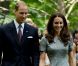 Kate Middleton rayonne en Catherine Walker, perchée sur des escarpins à bout pointu Tabitha Simmons. Une princesse au style chic mais tendance