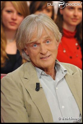 Dave sur le plateau de  Vivement Dimanche , le 13 avril 2011. 