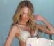 Candice Swanepoel joue les aguicheuses pour vanter les mérites de la gamme Fantaisies de Victoria's Secret 