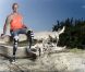 Oscar Pistorius, athlète sud-africain, handicapé, sur la plage de Grosseto, en Italie le 10 juillet 2011
