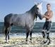 Oscar Pistorius, athlète sud-africain, handicapé, sur la plage de Grosseto, en Italie le 10 juillet 2011