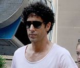 Sacha Baron Cohen sur le tournage de son film The Dictator, le 12 juillet 2011 à New York
