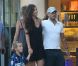 Wesley Sneijder se balade détendu dans Saint-Tropez avec sa femme Yolanthe Cabau et son fils Jessey le 25 juillet 2011