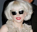 Le 30 septembre 2009, à New York, Lady Gaga portait des lunettes similaires à celles de Cyndi Lauper dans le clip de  Girls just want to have fun , 26 ans plus tôt. 