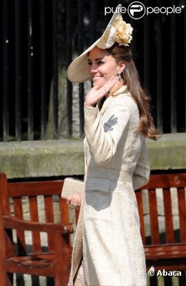 Kate Middleton au mariage de Zara Phillips et Mike Tindall à Edimbourg, le 30 juillet 2011. La duchesse est superbe !