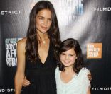 Katie Holmes pose avec Bailee Madison lors de l'avant-première de Don't Be Afraid of the Dark le 7 août à New York.
