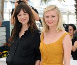Kirsten Dunst et Charlotte Gainsbourg au festival de Cannes 2011 lors de la présentation de Melancholia 
