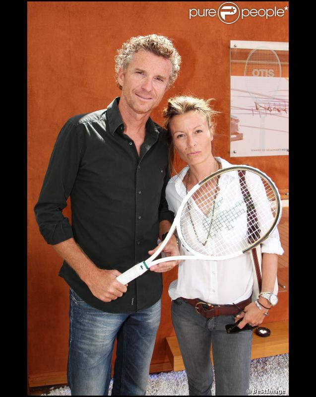 Découvrez les premières images de Koh-Lanta, onzième saison ! 
 Ici Denis Brogniart et sa femme Hortense à Roland Garros en juin 2011