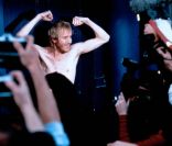 Image du film Coup de foudre à Notting Hill (1999) avec l\'inénarrable Rhys Ifans<br />