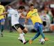 Neymar Jr., la pépite brésilienne de Santos, a accueilli le 24 août 2011, à 19 ans seulement, son premier enfant, un garçon prénommé Davi Lucca.