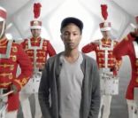 Pharrell Williams dans la nouvelle pub Smirnoff Start Pure