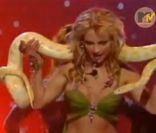 Britney Spears -  I'm a slave 4 U  ( MTV Video Music Awards 2001 ).